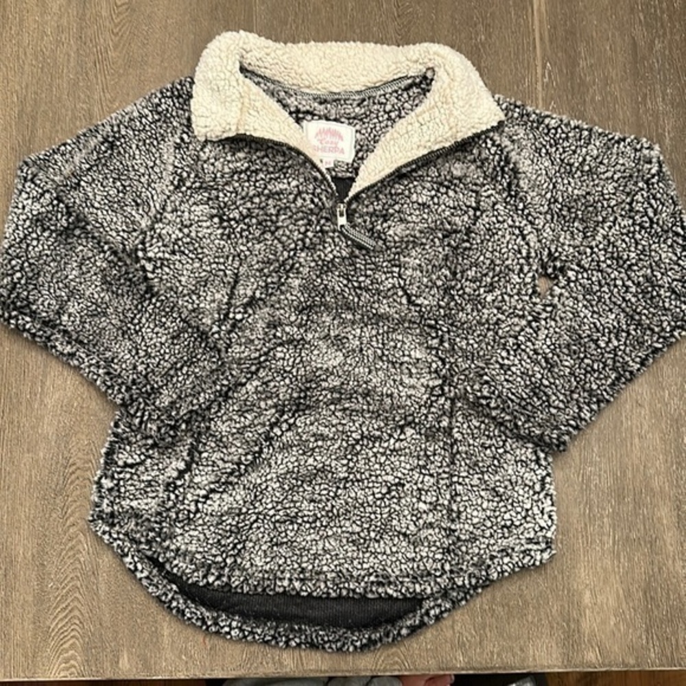 NWOT COZY SHERPA PULLOVER GREY / BLACK - Size Medium SKU:87